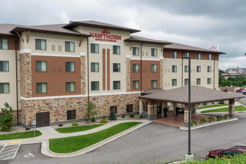 Hawthorn Suites by Wyndham Wheeling at The Highlands - Image 1
