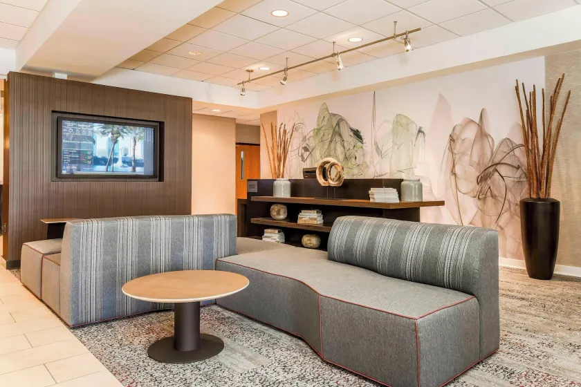 Courtyard by Marriott Orlando Lake Mary North - Image 1