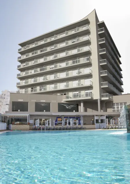 Hotel Las Gaviotas - Image 1