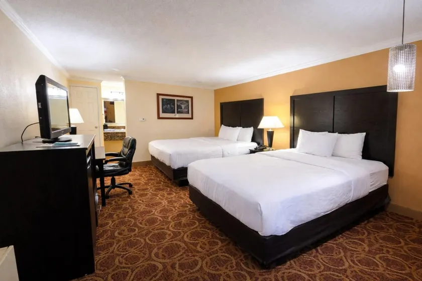 Sturgis Lodge & Suites, Travelodge by Wyndham - Image 1