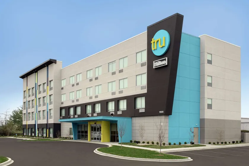 Tru by Hilton Louisville East - Image 1