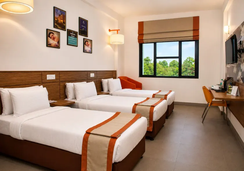 Max Hotels Jabalpur - Image 1