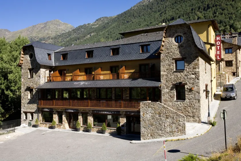 Hotel & SPA Niunit - Image 1