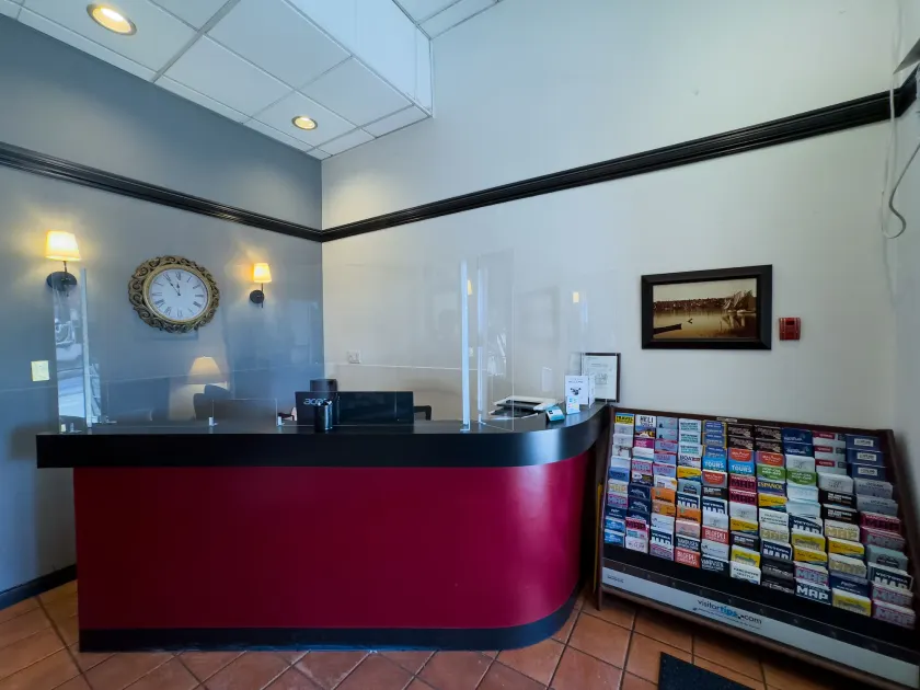 The Met Hotel - Image 1