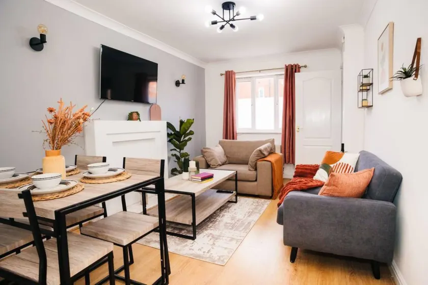 Haydock Cozy 2-Bedroom Home with Free Parking - Image 1