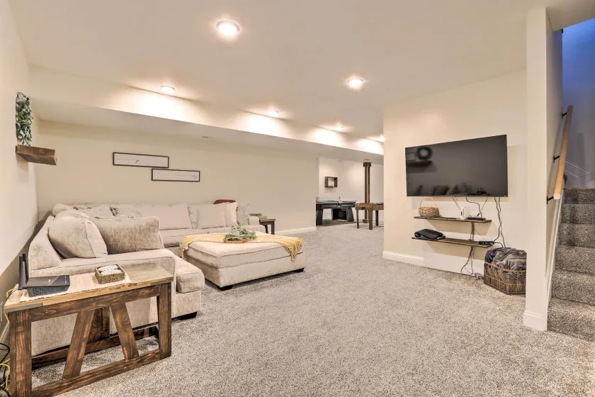 Chic Williamstown Retreat With Pool & Hot Tub! - Innenbereich