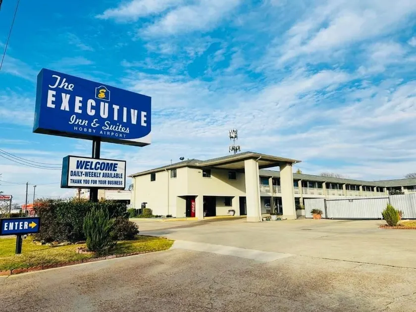 Executive Inn and Suites Houston - Image 1