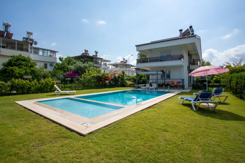 EV Apartments - Image 1
