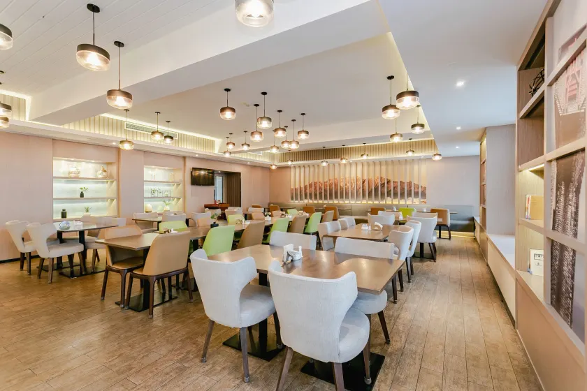 Atour Hotel Wuhou Xincheng Chengdu - Image 1