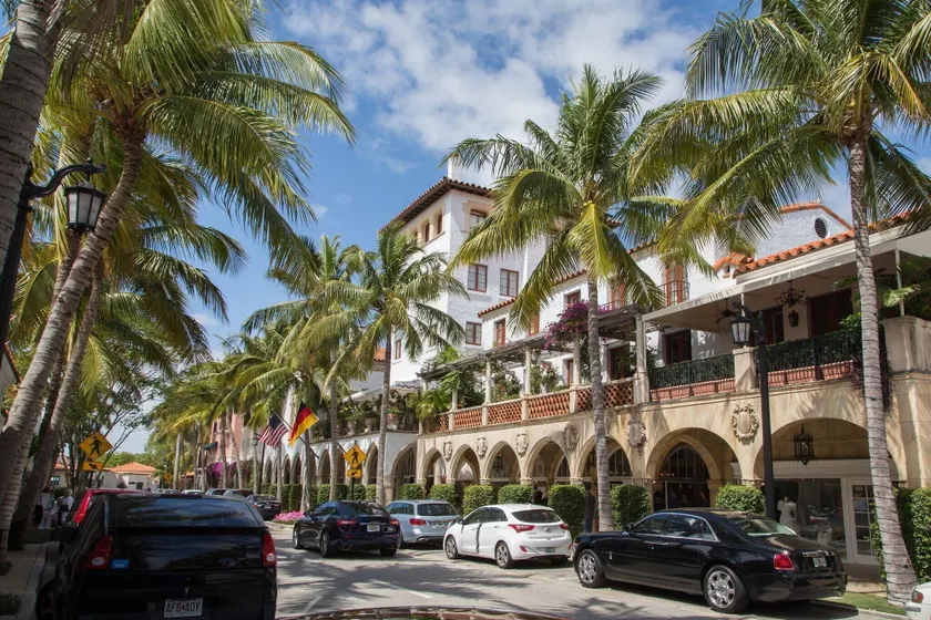 Palm Beach Hotel with Juliette Balconies! 2 blocks from beach! Historic Landmark - Image 1