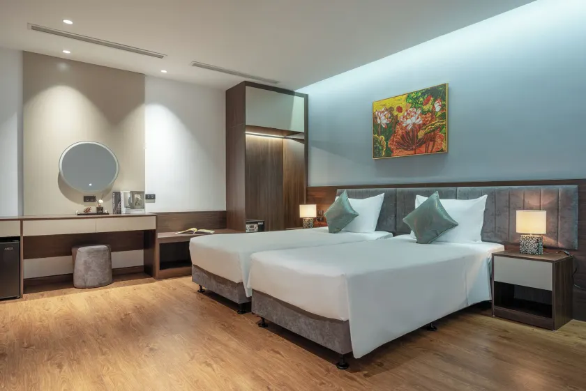 Luxe Paradise Hotel Truc Bach - Image 1