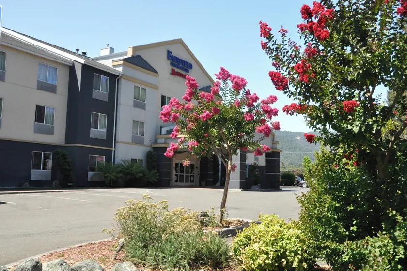 Fairfield Inn & Suites Ukiah Mendocino County - Image 1