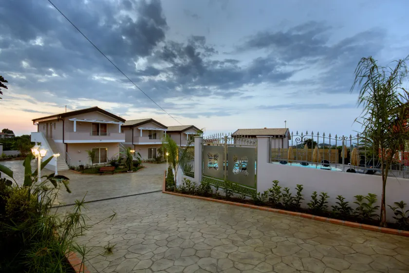 Residenza Borgo Italico - Image 1