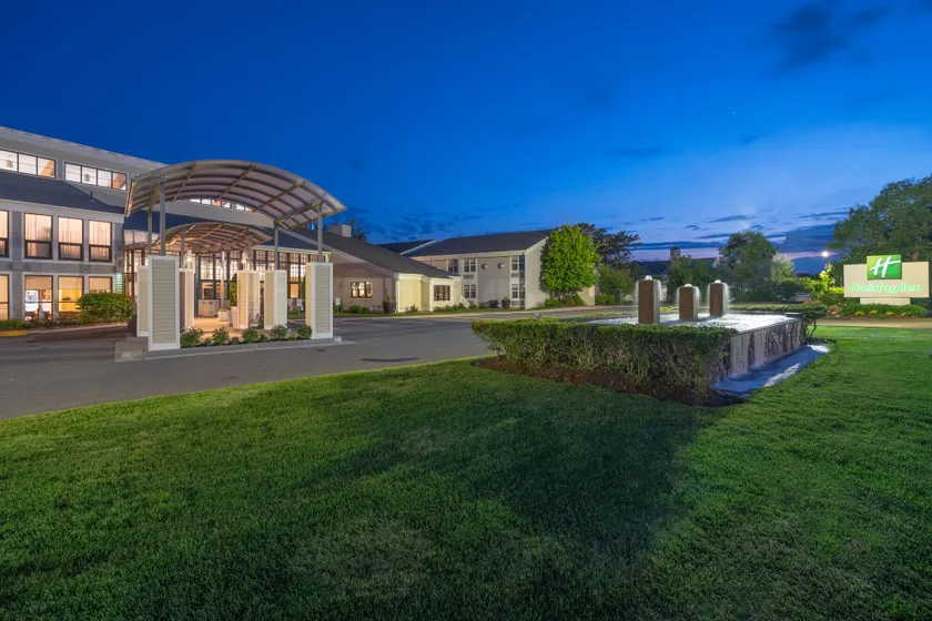Holiday Inn Cape Cod - Hyannis by IHG - Image 1
