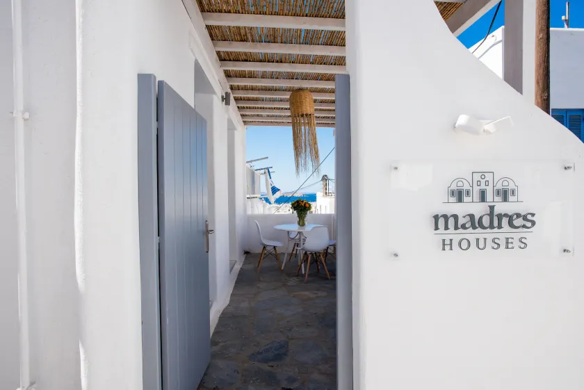 Madres Houses - Image 1