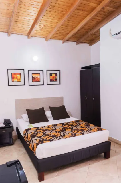 Hotel Quinta Avenida  - Image 1