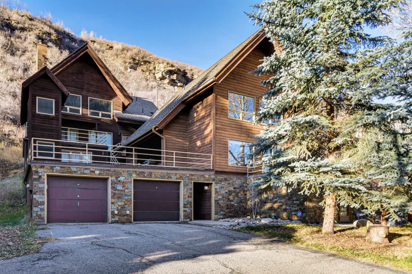 3 Mi to Vail Ski Resort! Mtn-view Haven w/ 2 Decks - Image 1