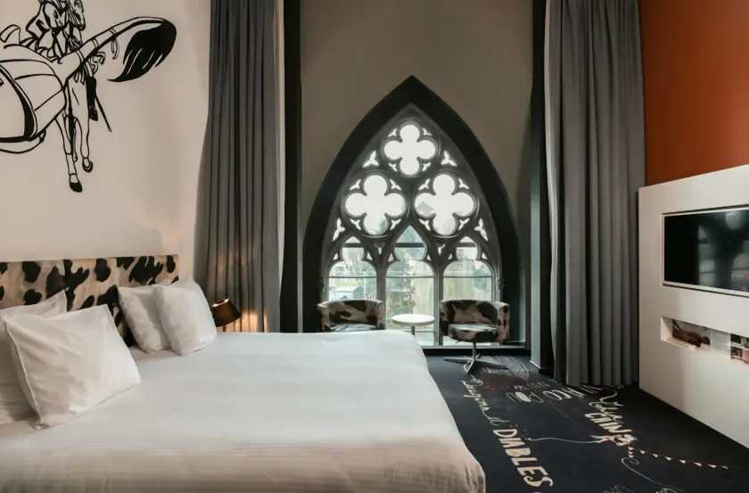 Martin's Dream Hotel - Image 1