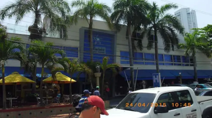 Mintaka Hotel + Lounge - Image 1
