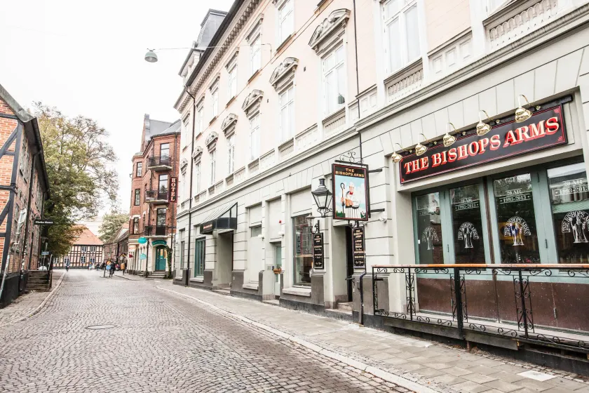 Hotel Bishops Arms Lund - Image 1