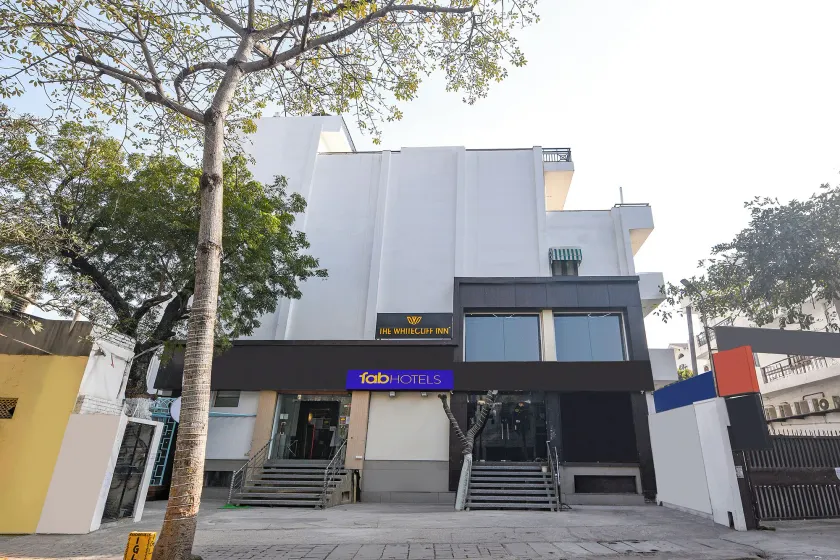 FabHotel The White Cliff Inn - Near Max Hospital Saket - Image 1