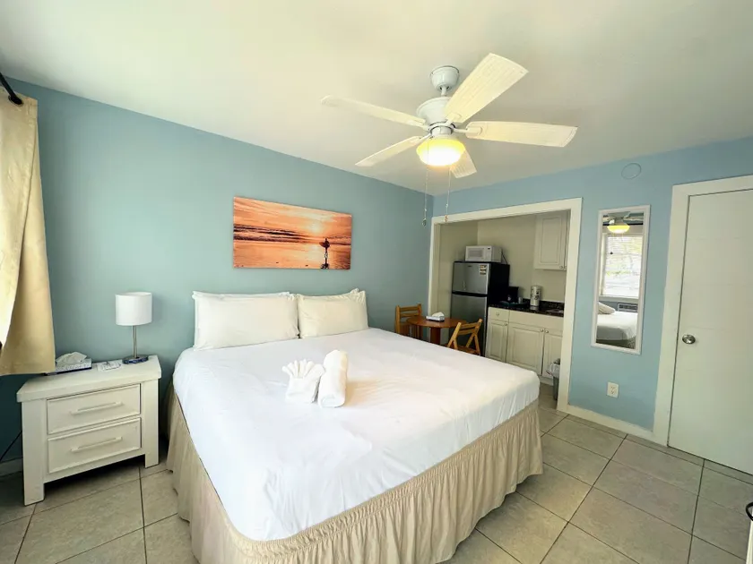 St Maurice Beach Inn - Image 1
