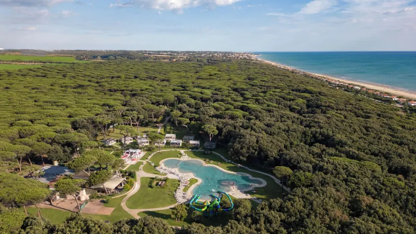 Camping Village Parco della Gallinara - Image 1