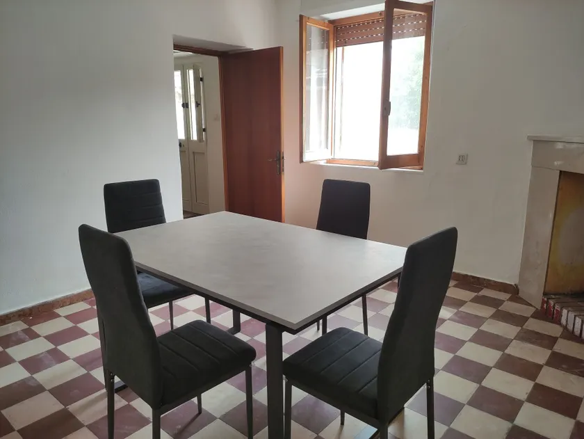 House 20 Minutes From the sea - Image 1