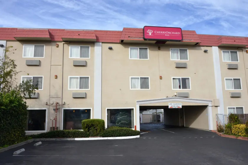Cherry Orchard Inn - Image 1