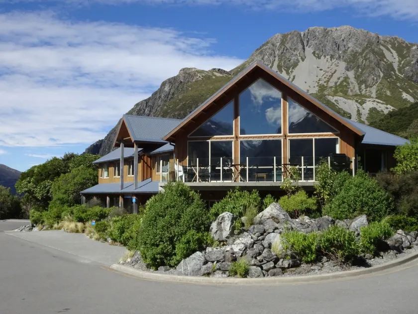 Aoraki Mount Cook Alpine Lodge - Image 1