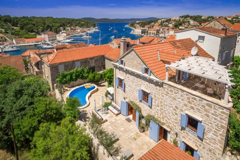 Villa Vicina - Historic Stone Villa with Pool & Sea Views I Milna - Image 1