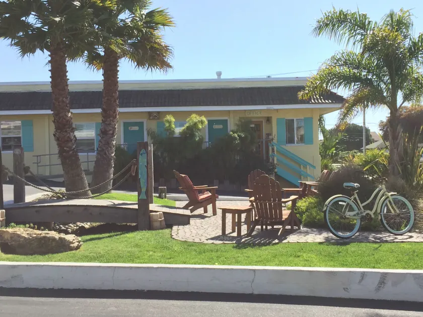 Beach Bungalow Inn and Suites - Image 1