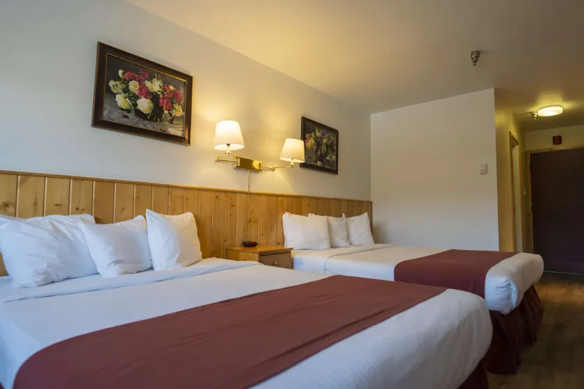 Canadas Best Value Inn- Riverview Hotel - Image 1
