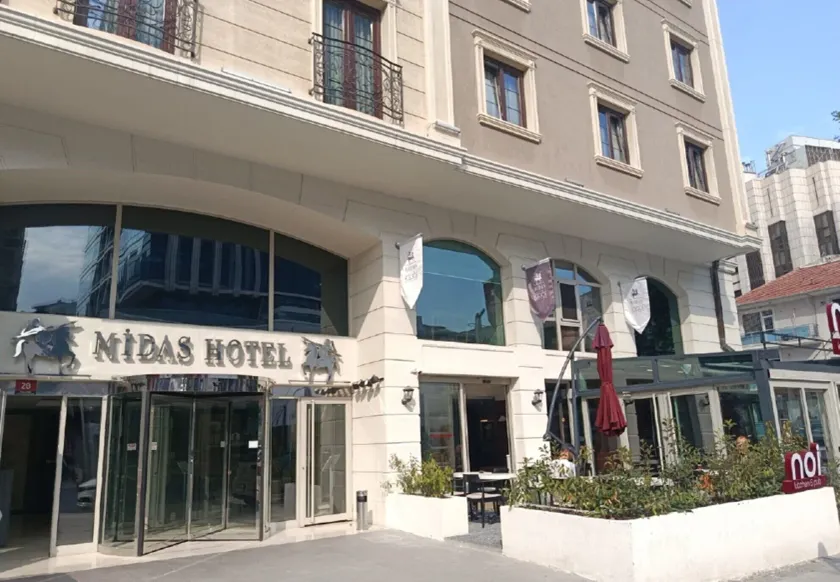 Midas Hotel - Image 1