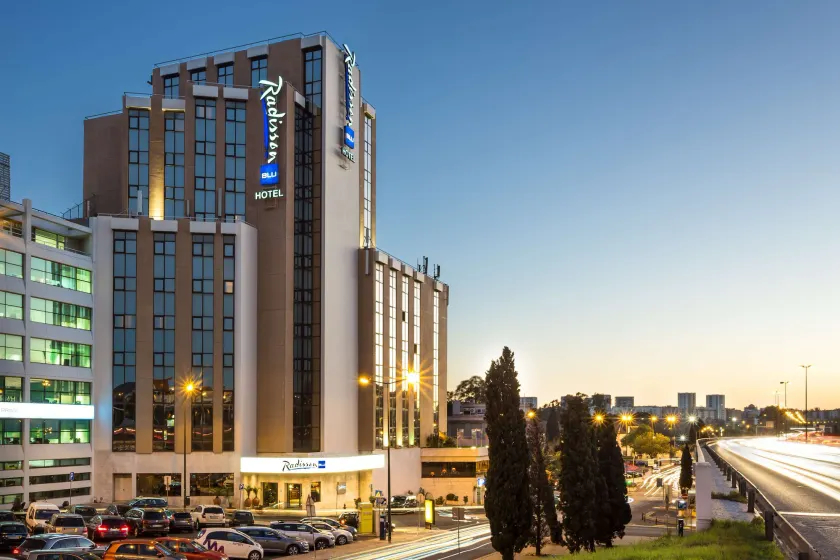 Radisson Blu Hotel Lisbon - Image 1