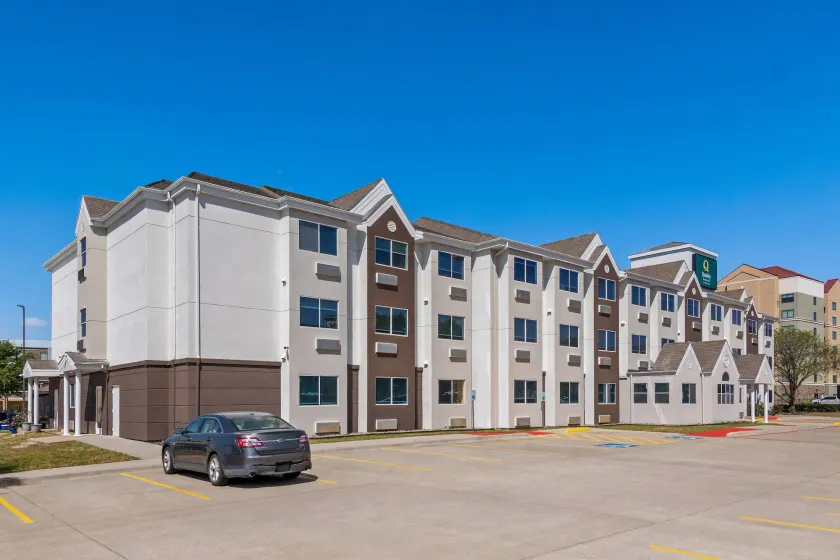 Quality Inn & Suites Fort Worth North - Haltom City - Image 1