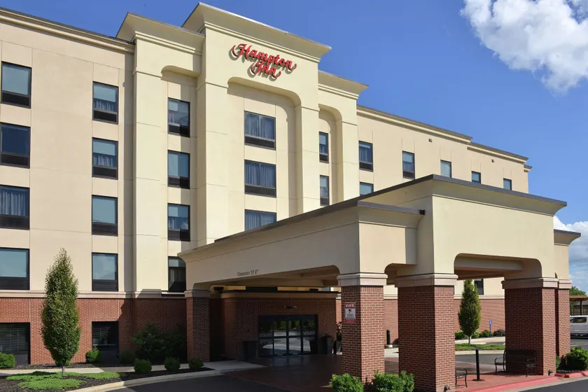 Hampton Inn Springfield-Southeast - Image 1