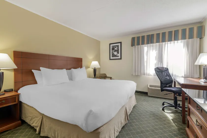 Best Western Plus Augusta Civic Center Inn - Image 1