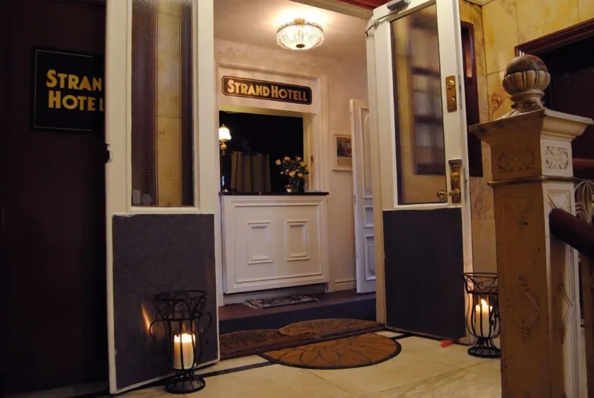 Strand Hotel - Reception