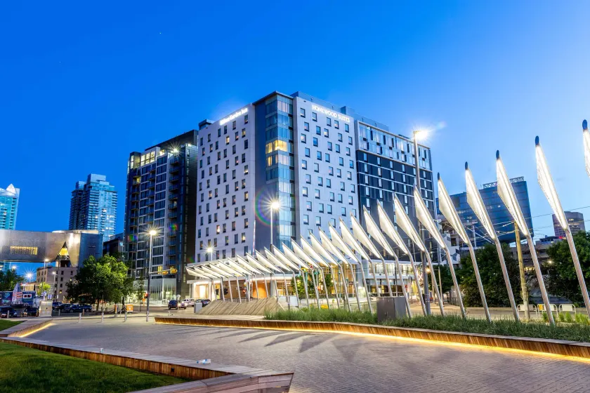 Hilton Garden Inn Calgary Downtown - Image 1