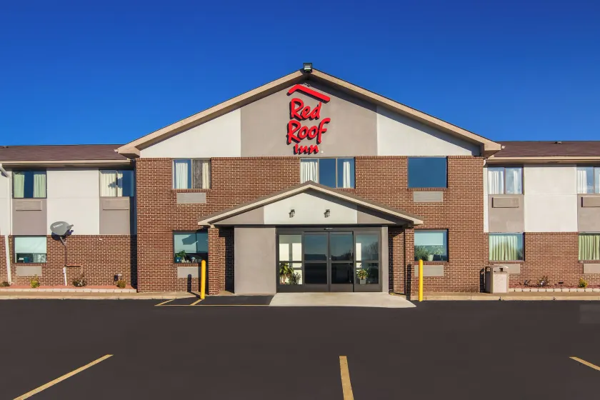 Red Roof Inn Greensburg - Image 1