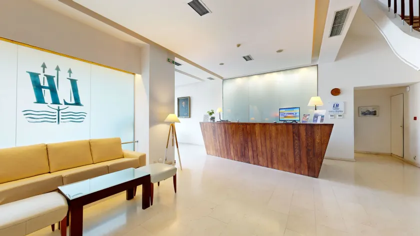 Lucy Hotel - Lobby
