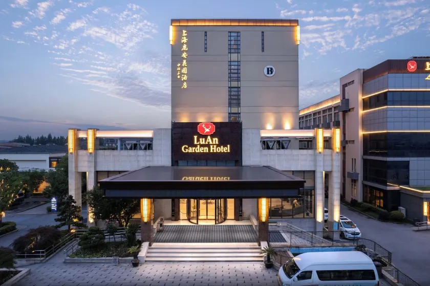 ShangHai LuAn Garden Hotel-Complimentary shuttle service between Shanghai Pu d ong Airport and Disneyland - Image 1