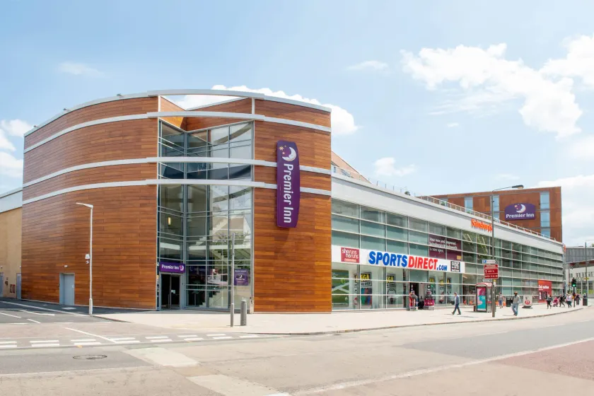 Premier Inn London Wandsworth - Image 1