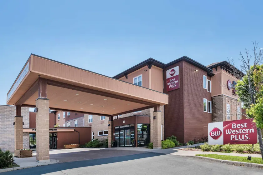 Best Western Plus, Bathurst Hotel & Suites - Image 1