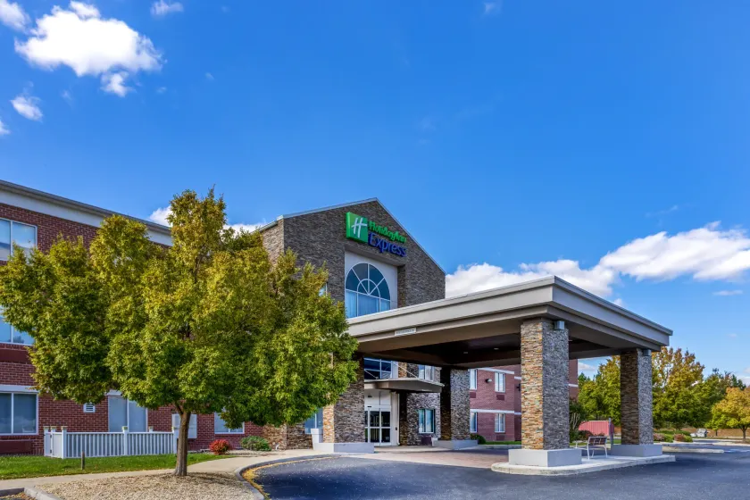 Holiday Inn Express Hotel & Suites Salisbury - Delmar by IHG - Image 1
