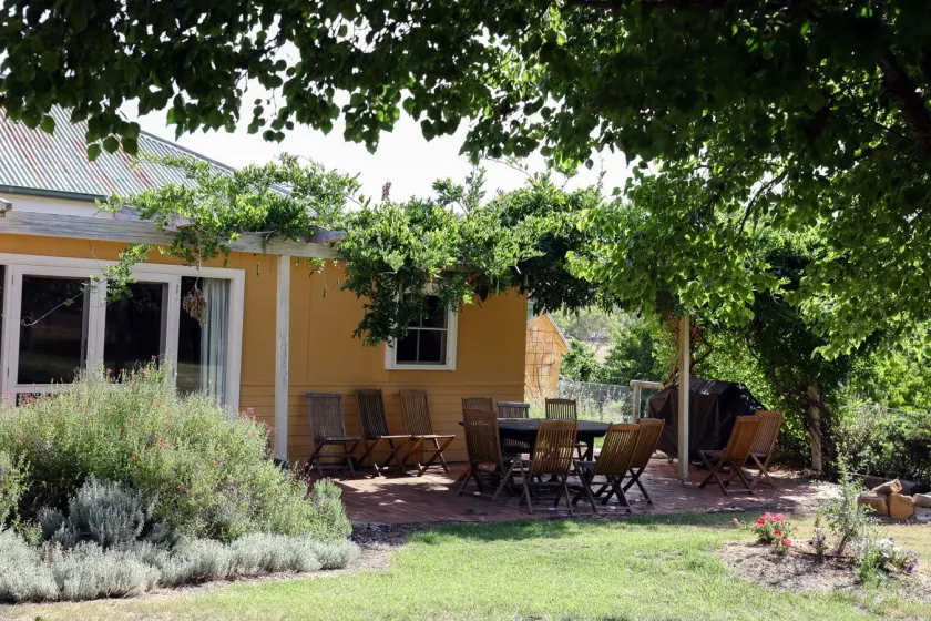 Lone Pine Farmhouse - Image 1