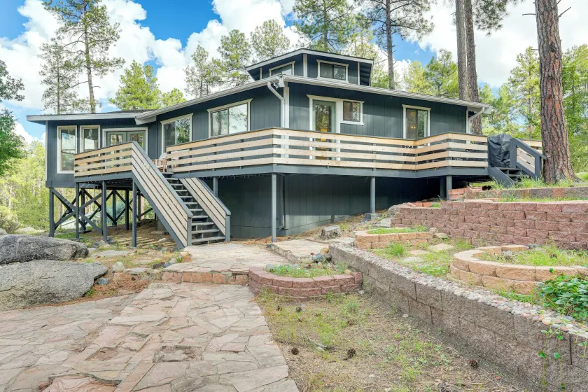 Mid-mod Mountain Cabin Near Thumb Butte Trails! - Image 1