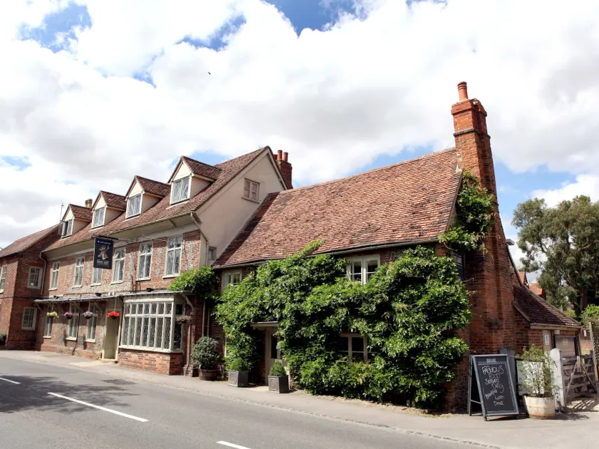 The White Hart - Image 1
