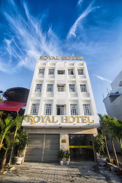 Royal Hotel - Image 1